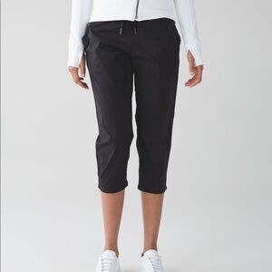 Lululemon Studio Crop II SZ 2